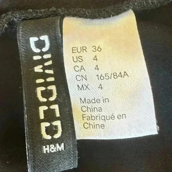 H&M JERSEY DRESS WITH ZIP Black, size Small - Picture 4 of 4